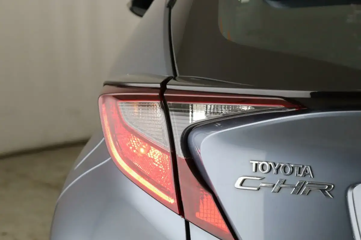 2020-toyota-c-hr-18-vvt-i-icon-parking-pack-big-9