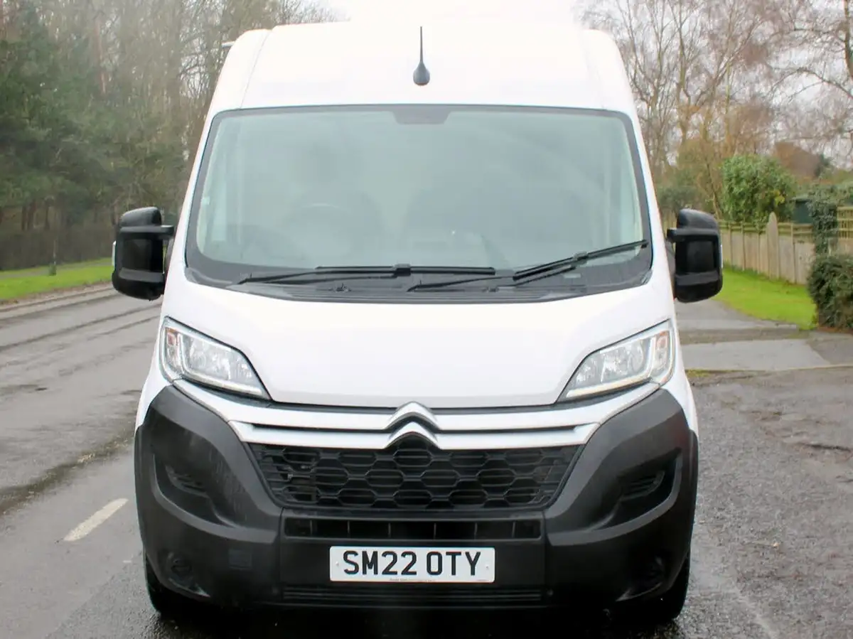 2022-citroen-relay-22bluehdi-35-l2h2-enterprise-big-8