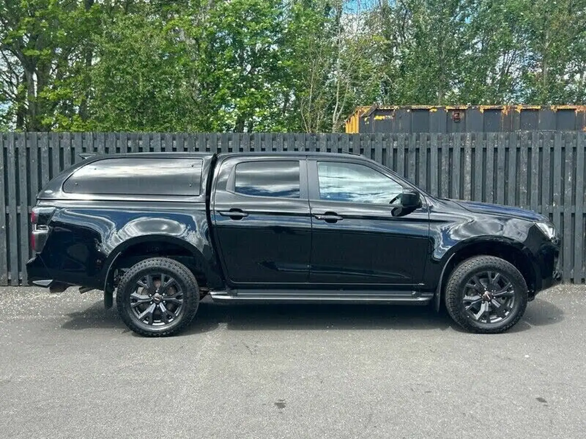 2023-isuzu-d-max-19td-v-cross-steel-edition-auto-big-3