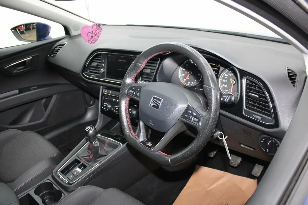 2018-seat-leon-14-tsi-fr-technology-hatchback-5d-big-11