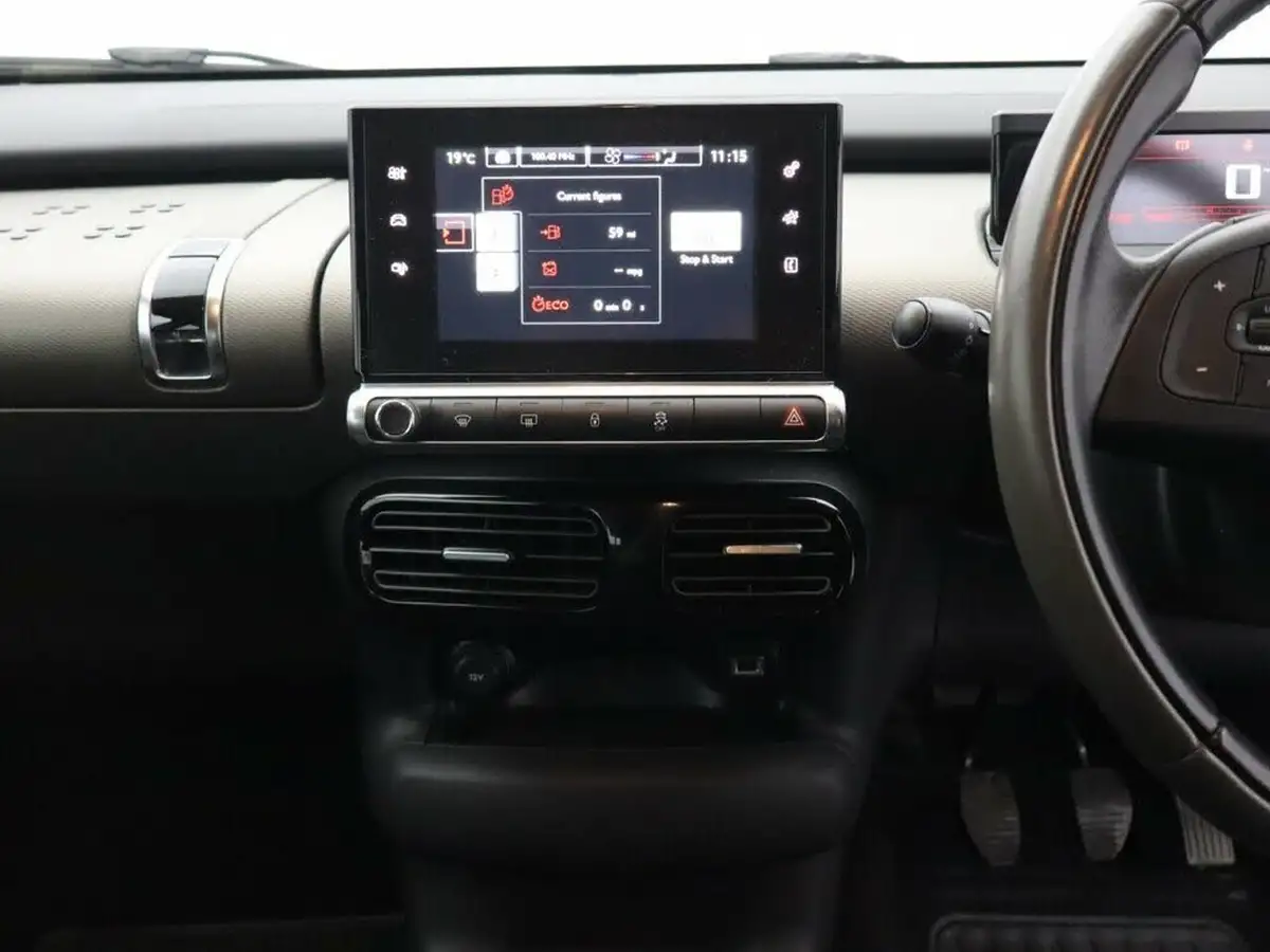 2015-citroen-c4-cactus-16bluehdi-feel-big-12