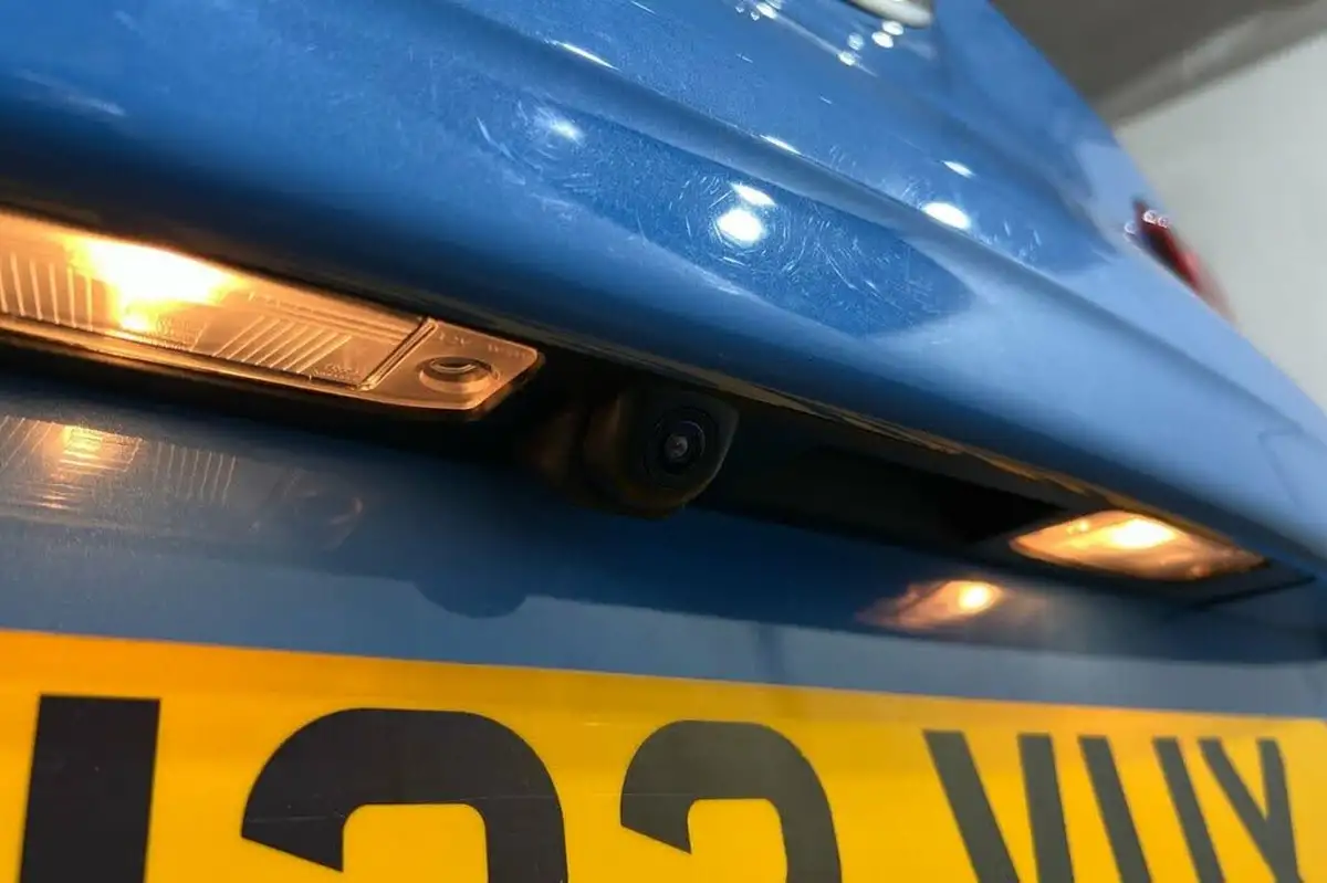 2022-hyundai-kona-16-gdi-se-connect-big-15
