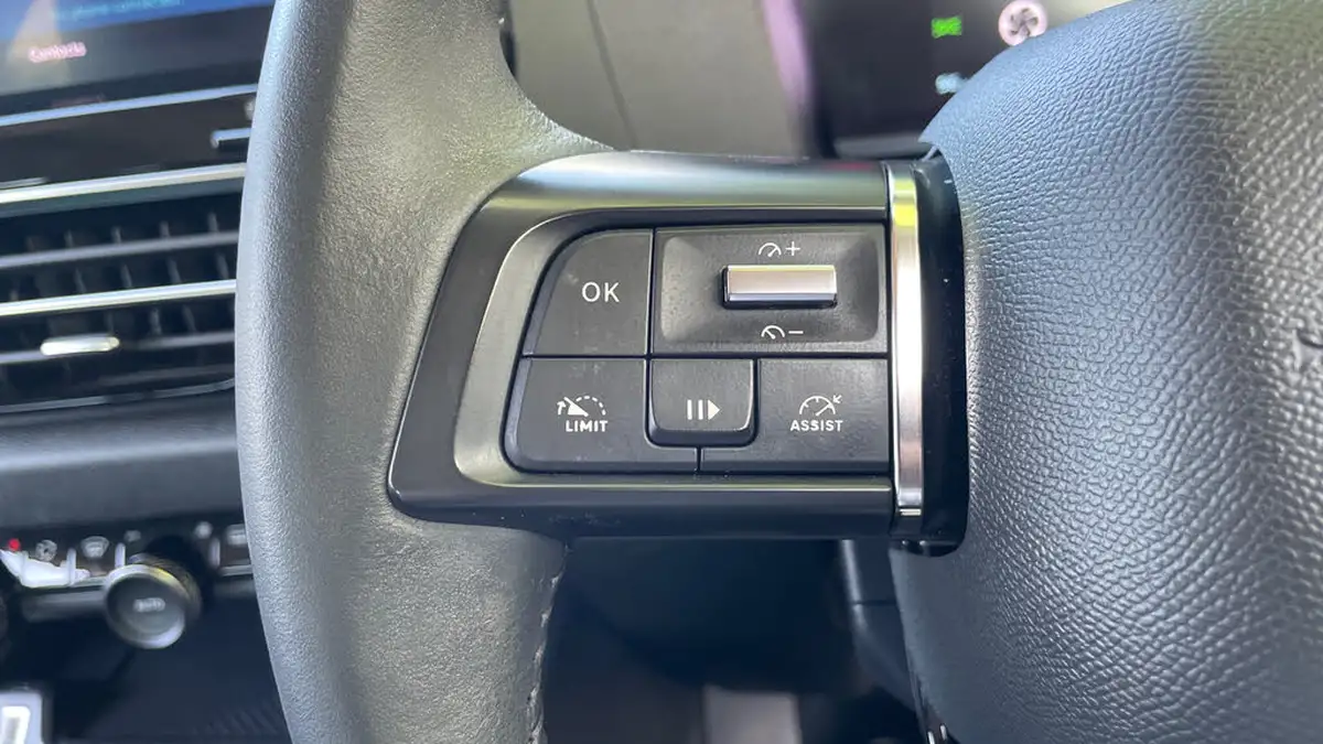 2021-citroen-c4-e-sense-plus-big-28