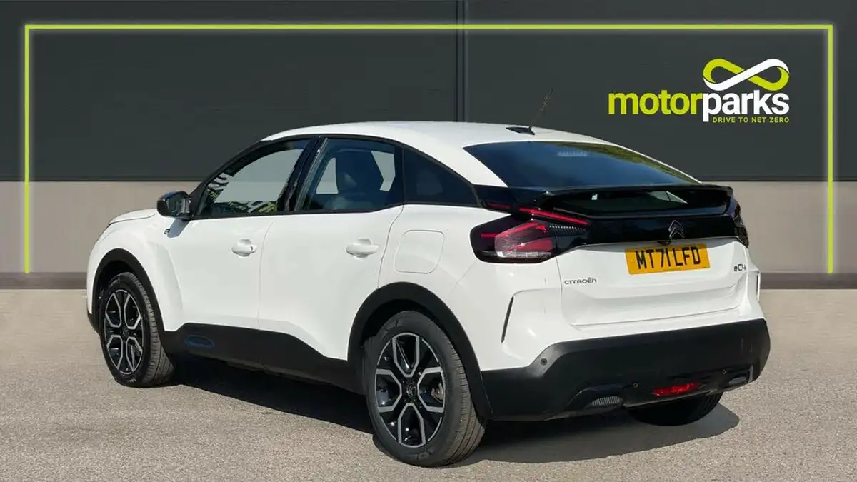 2021-citroen-c4-e-sense-plus-big-4