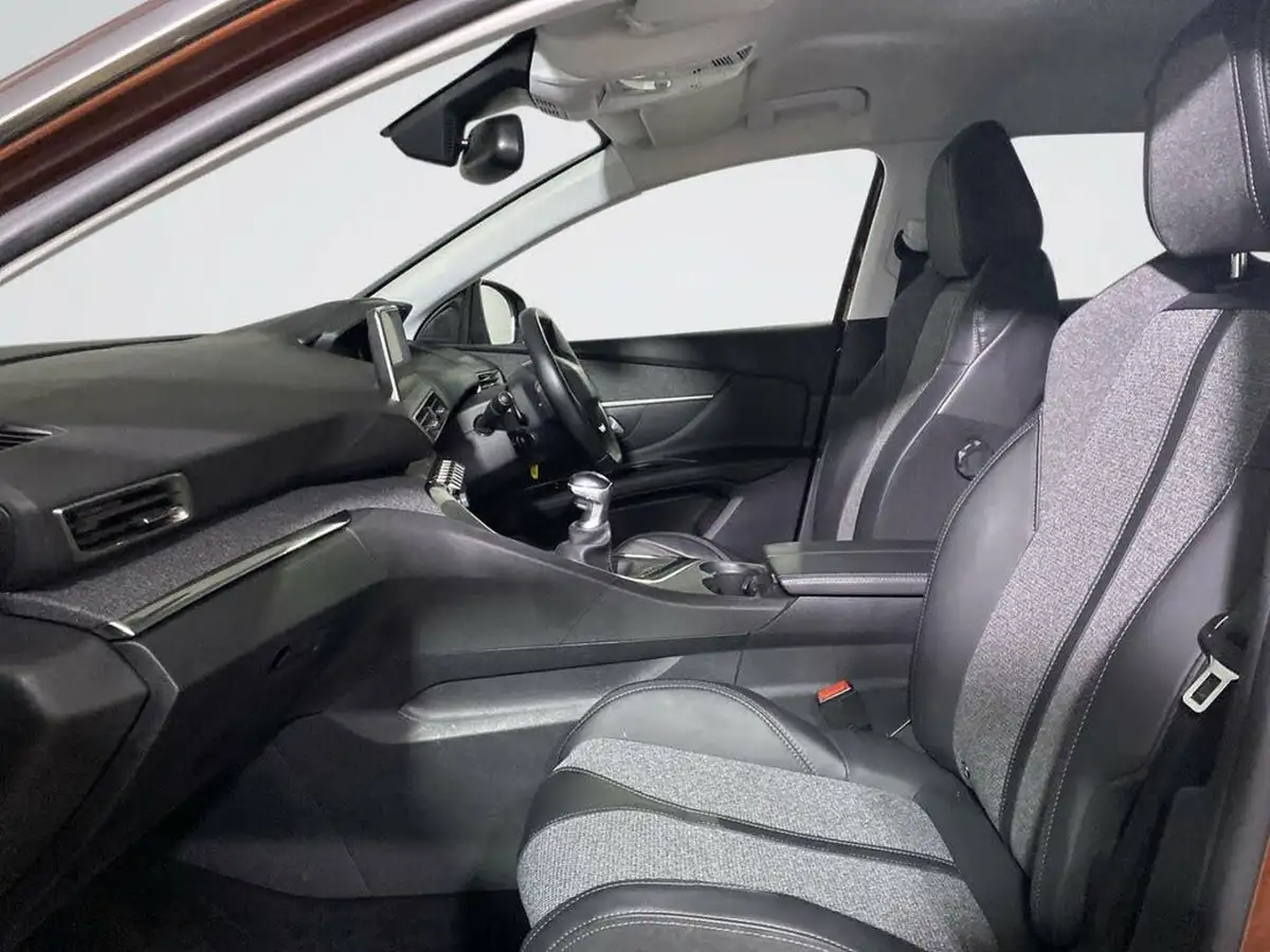 2017-peugeot-3008-suv-12-puretech-allure-big-9