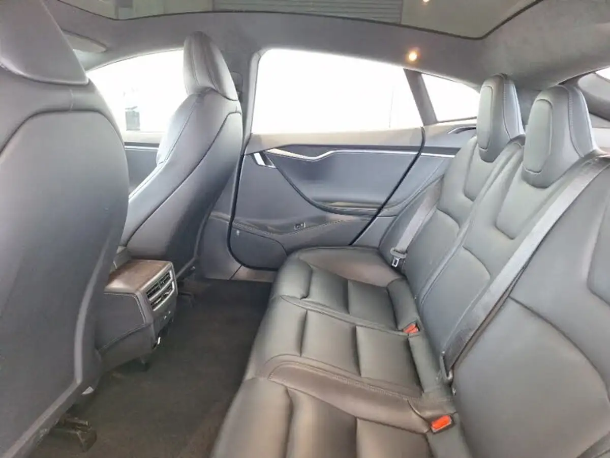 2020-tesla-model-s-e-long-range-big-5