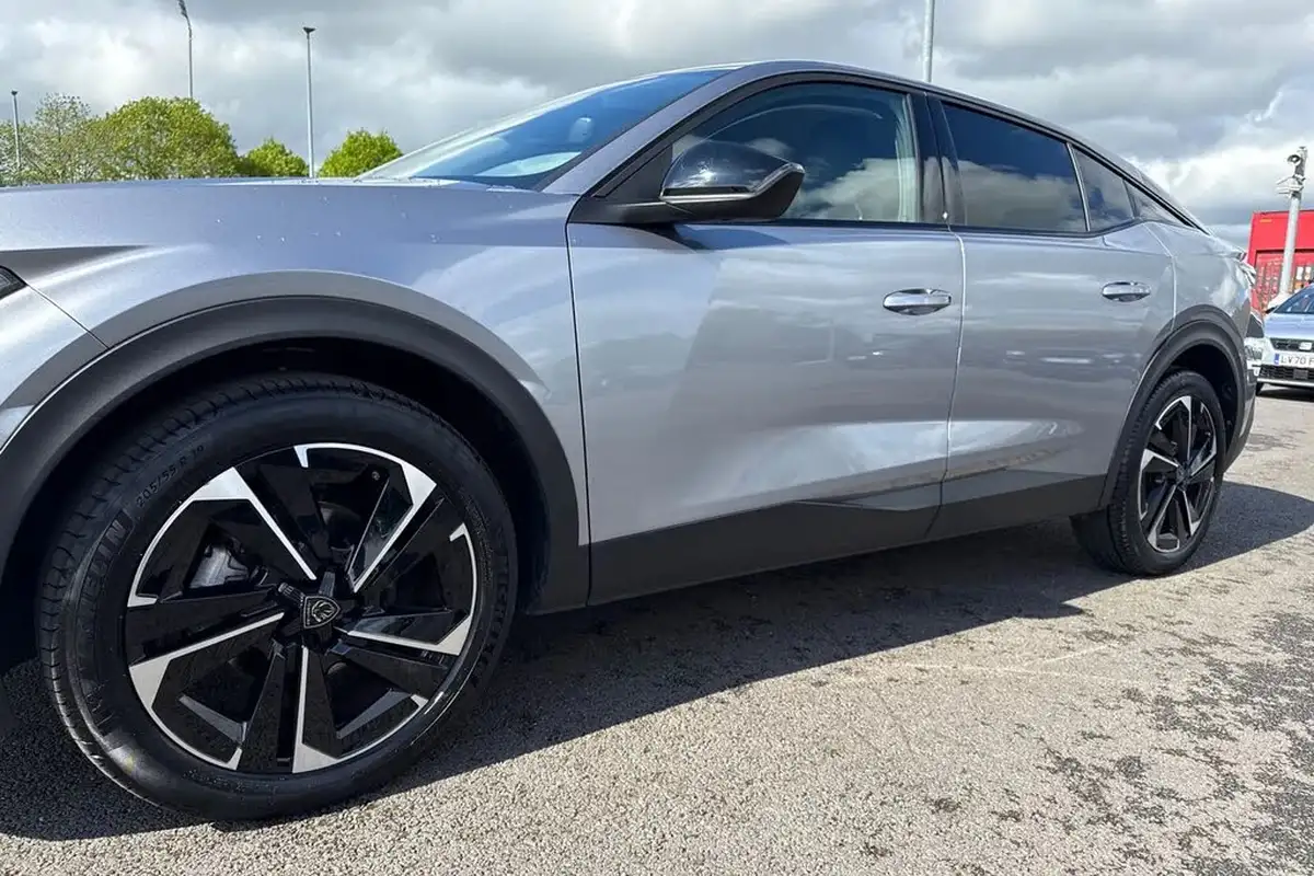 2023-peugeot-408-12-puretech-allure-premium-big-27