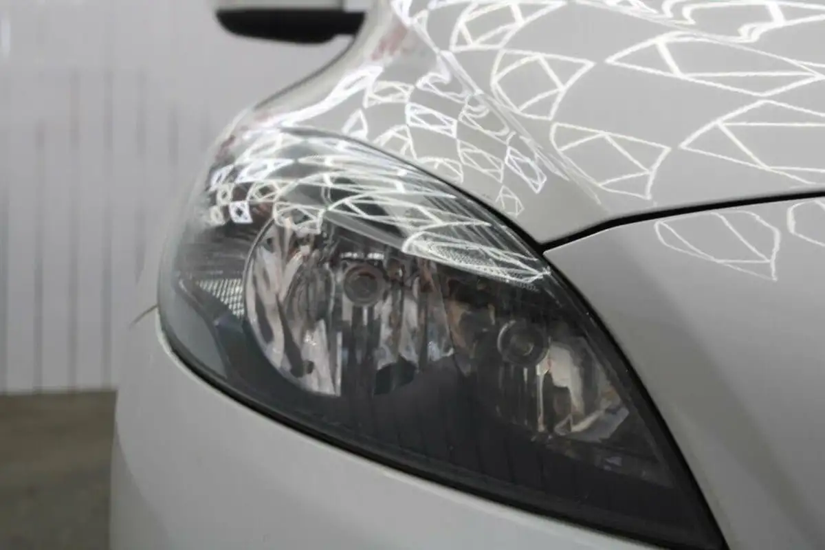2013-volvo-v40-16-t2-es-big-8