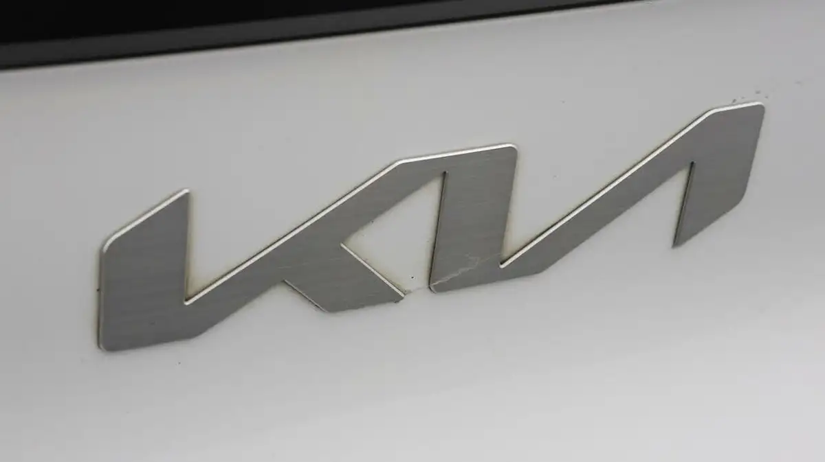 2022-kia-sportage-16-t-gdi-gt-line-226bhp-hev-1598cc-auto-big-19