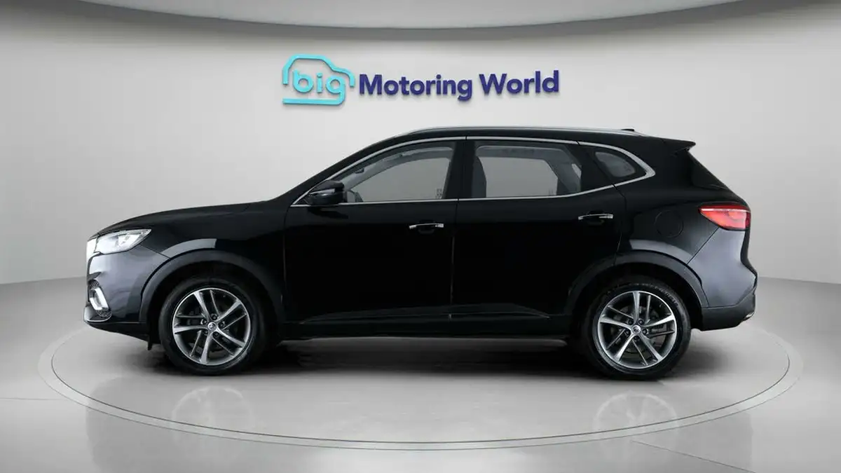 2022-mg-hs-15t-gdi-exclusive-162ps-big-4