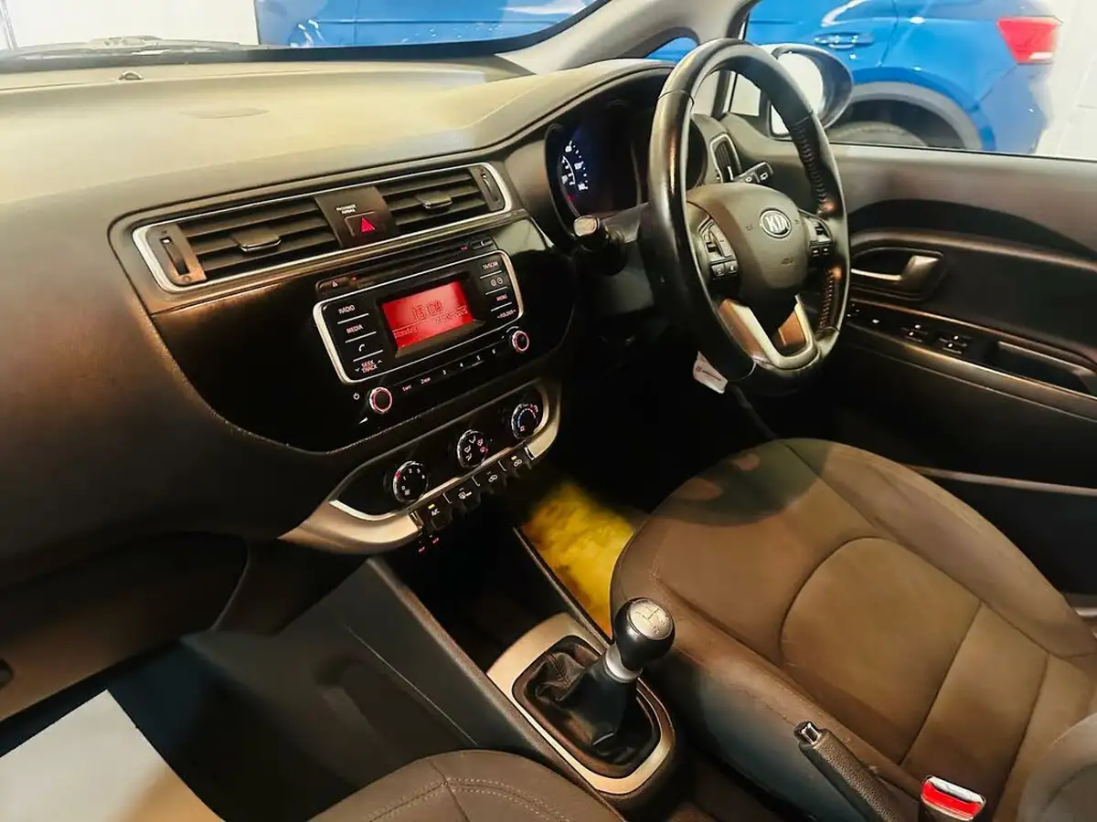 2016-kia-rio-125-sr7-5d-big-26