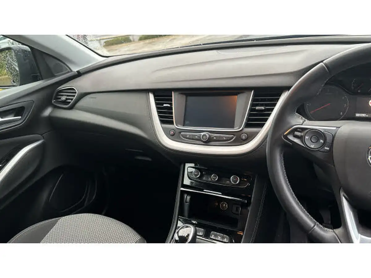 2020-vauxhall-grandland-x-12-se-big-13