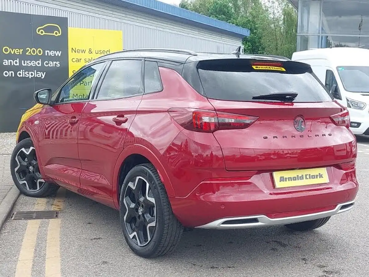 2023-vauxhall-grandland-15td-ultimate-big-1