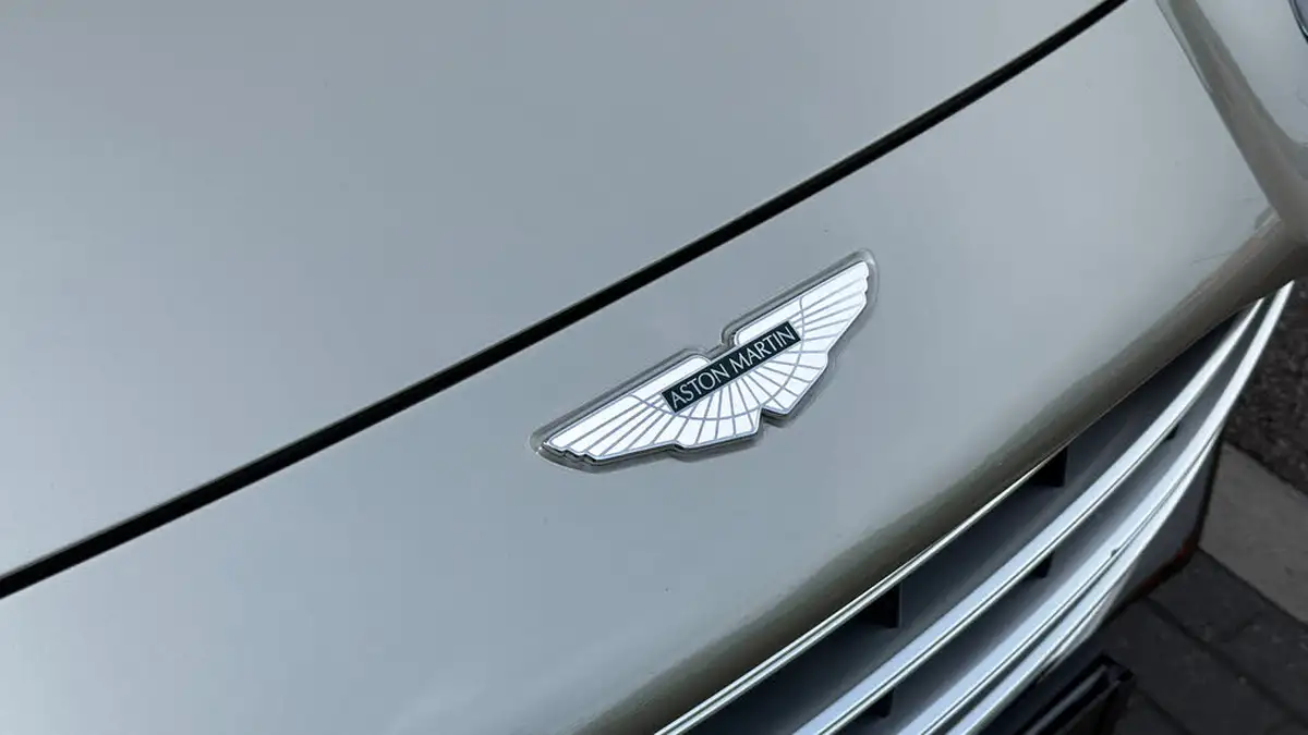 2023-aston-martin-dbx-40-v8-big-26