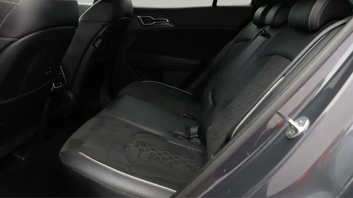 2022-kia-sportage-16-t-gdi-gt-line-148bhp-48v-1598cc-dct-big-15