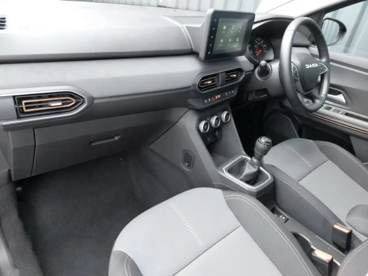 2023-dacia-sandero-stepway-10-tce-essential-90bhp-big-4