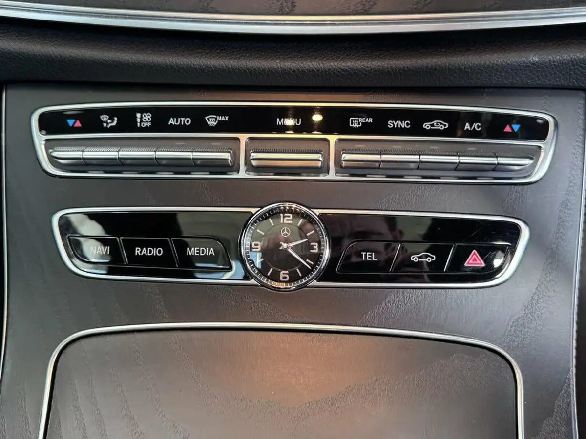 2020-mercedes-benz-e-class-20d-e300d-amg-line-edition-premium-plus-estate-5d-big-42