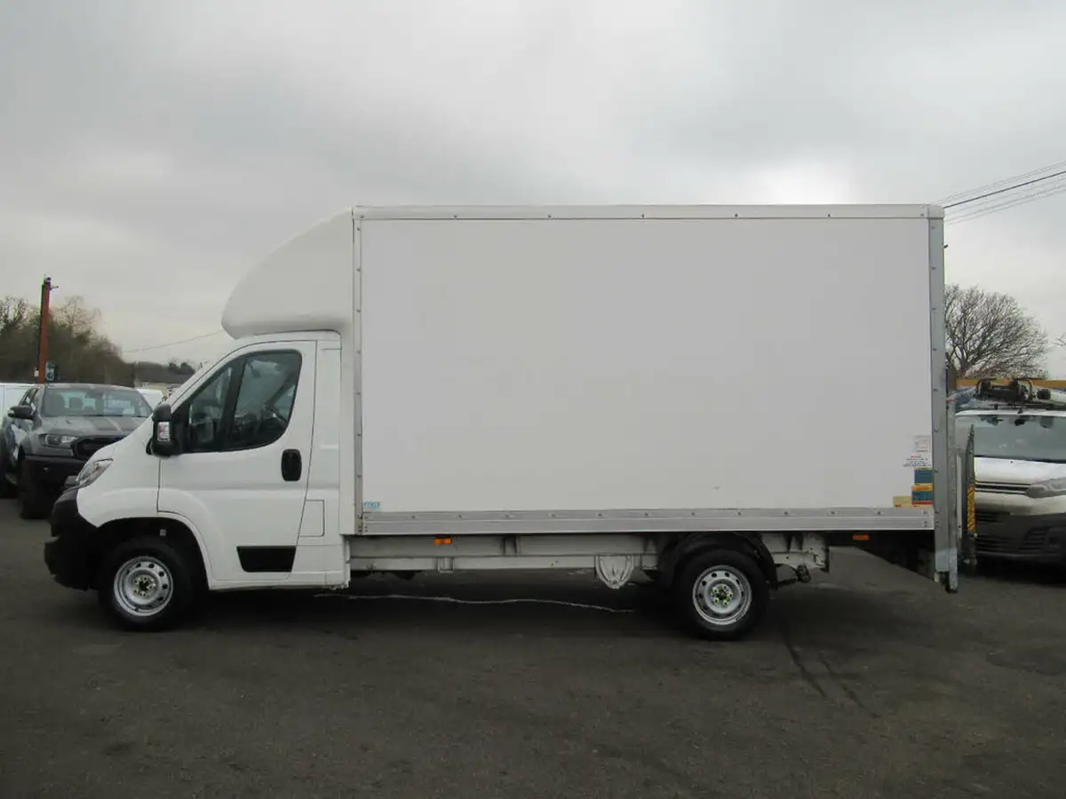 2021-citroen-relay-22bluehdi-35-l3-x-140eu6dt-chassis-cab-big-2