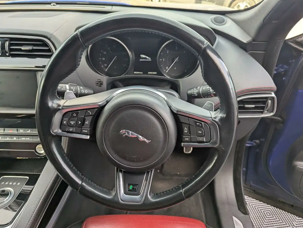 2017-jaguar-f-pace-20-i4d-r-sport-180ps-awd-ss-auto-big-8