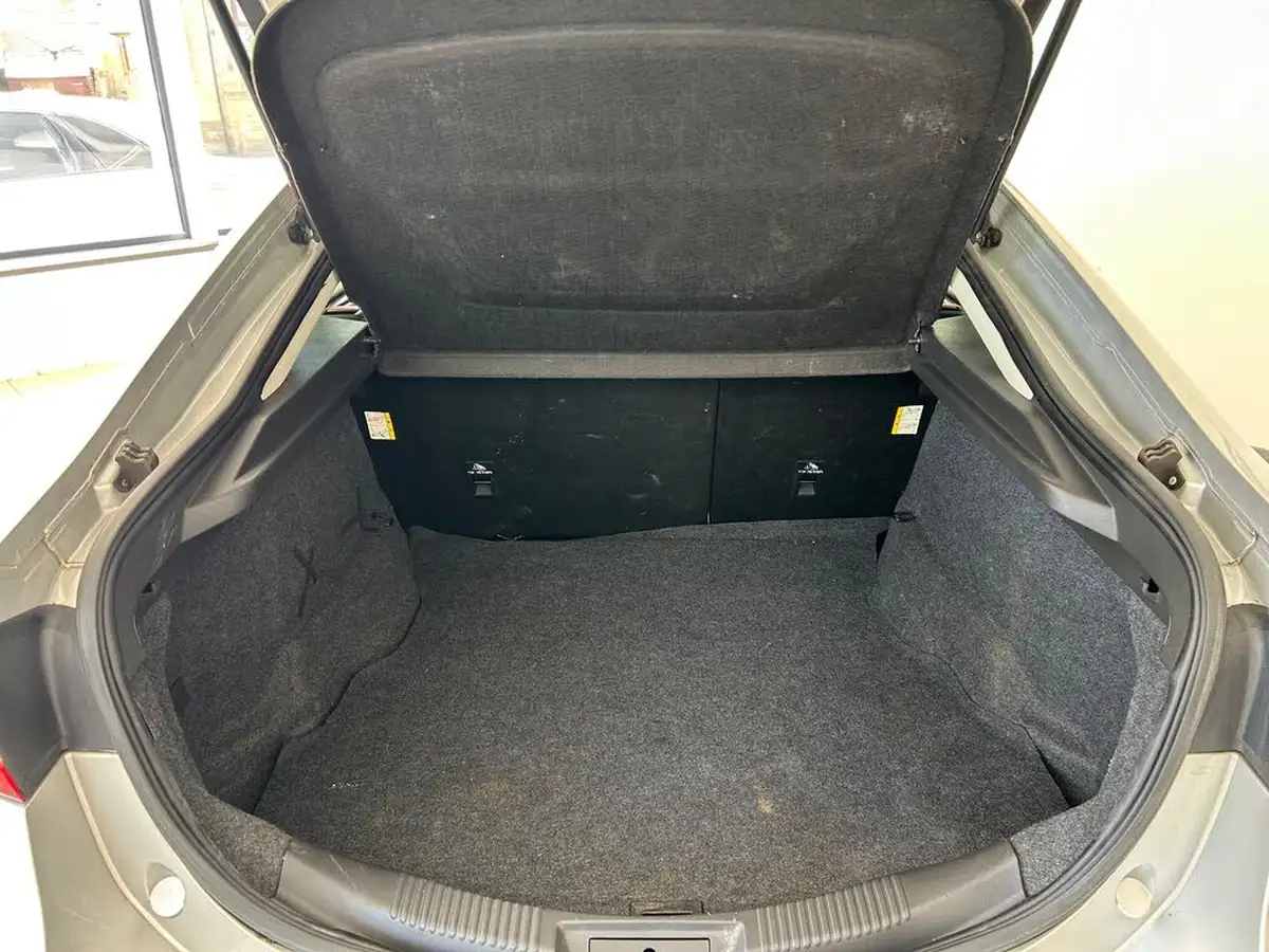 2015-ford-mondeo-16tdci-style-hatchback-big-15