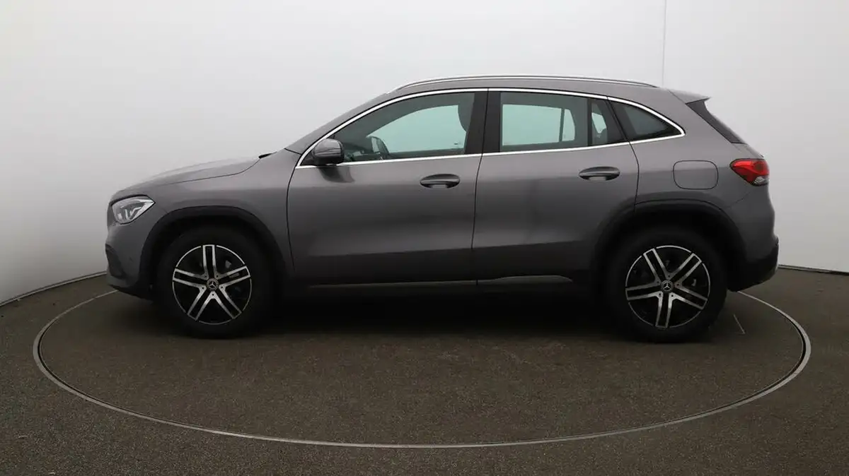 2021-mercedes-benz-gla-class-13-gla-200-sport-executive-big-56