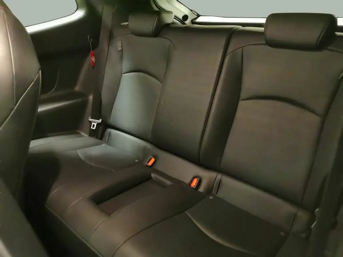 2021-toyota-yaris-16-gr-circuit-pack-big-25