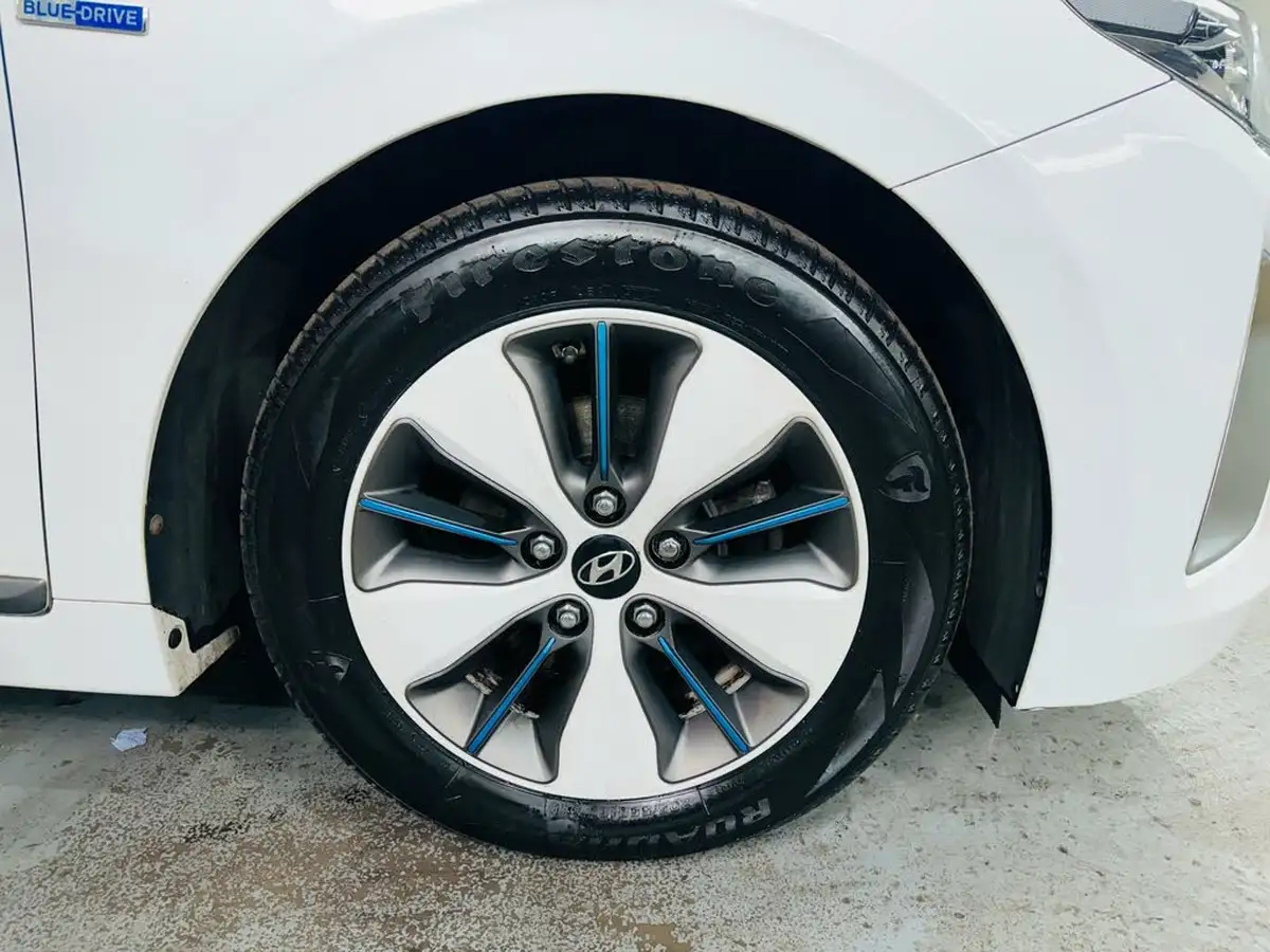 2017-hyundai-ioniq-16-gdi-premium-se-plug-in-hybrid-big-22
