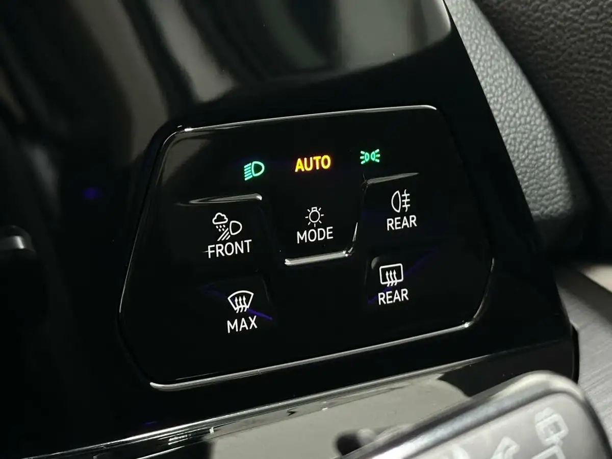 2020-volkswagen-golf-15-etsi-life-150ps-hatchback-big-18