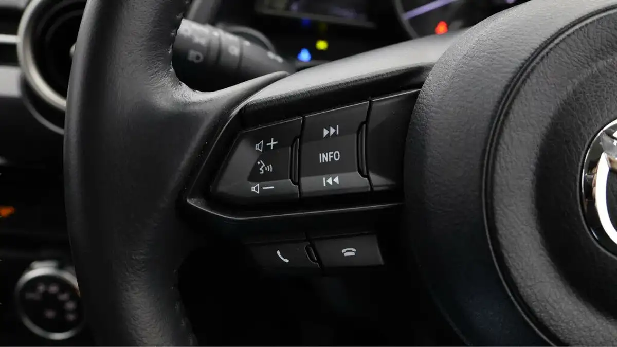 2020-mazda-mazda2-15-skyactiv-g-se-l-big-21