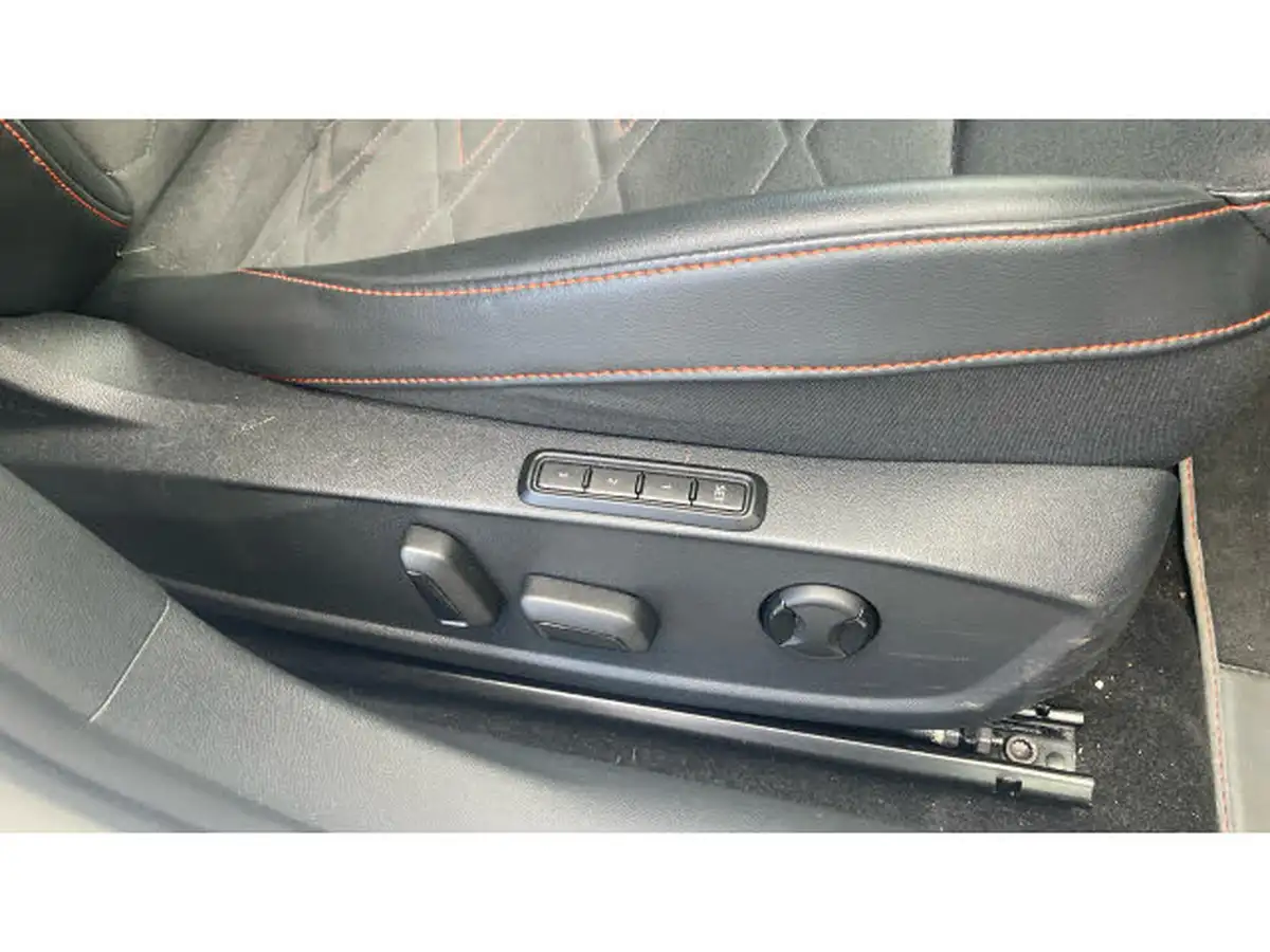 2024-seat-leon-15-e-hybrid-fr-sport-estate-big-29