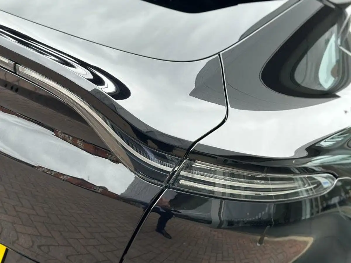 2023-aston-martin-dbx-40-v8-big-13
