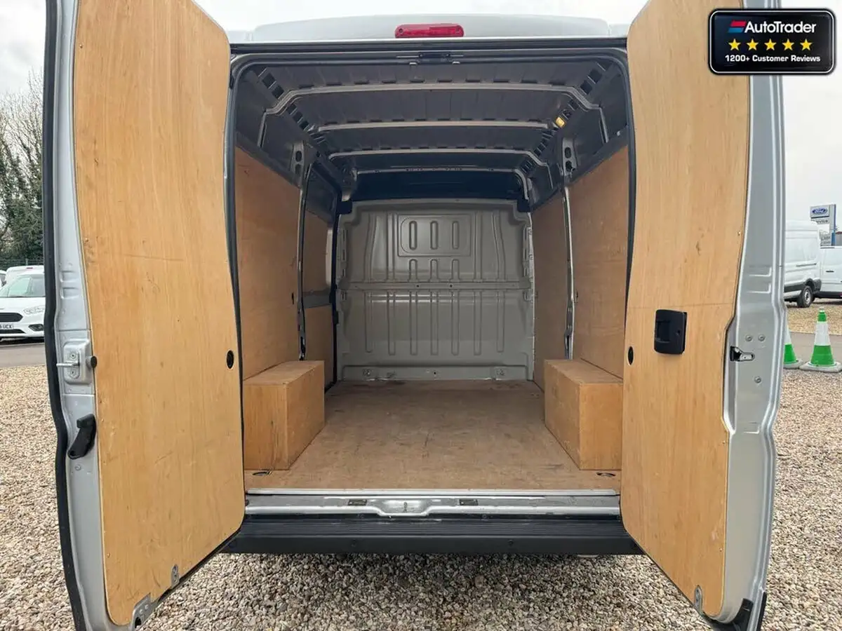 2023-peugeot-boxer-22-bluehdi-professional-premium-335-l2h2-big-11