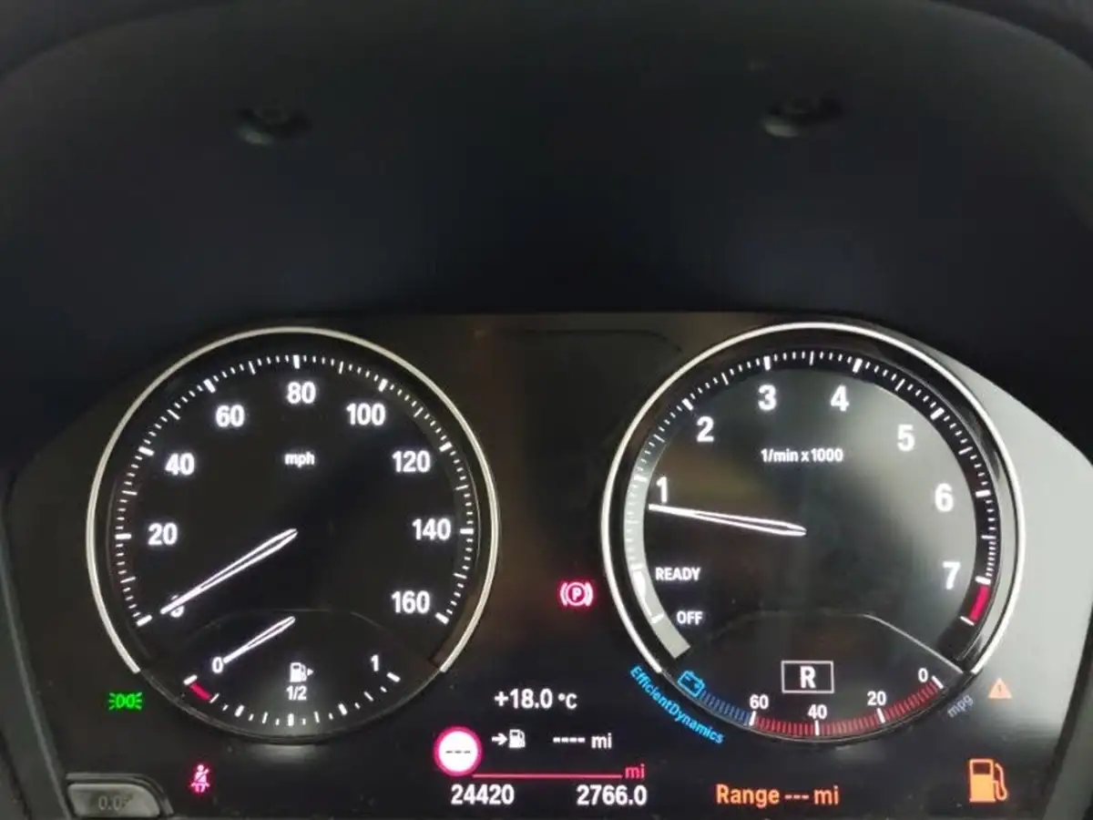 2020-bmw-x1-20-sdrive-20i-xline-big-9