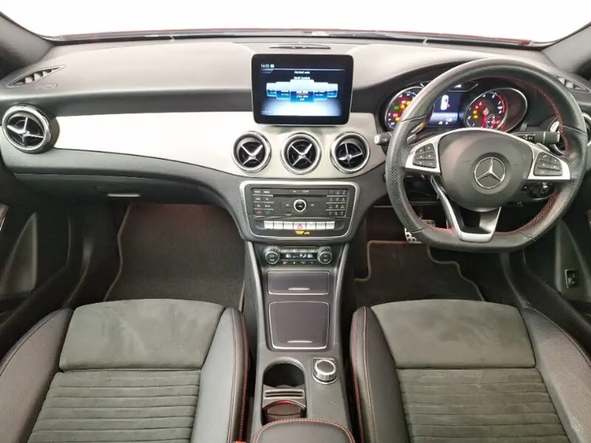 2019-mercedes-benz-gla-class-16-gla-200-amg-line-premium-plusss-7g-dct-big-2
