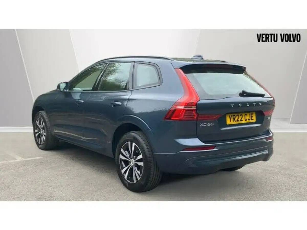 2021-volvo-xc60-20td-b4-momentum-awd-big-1