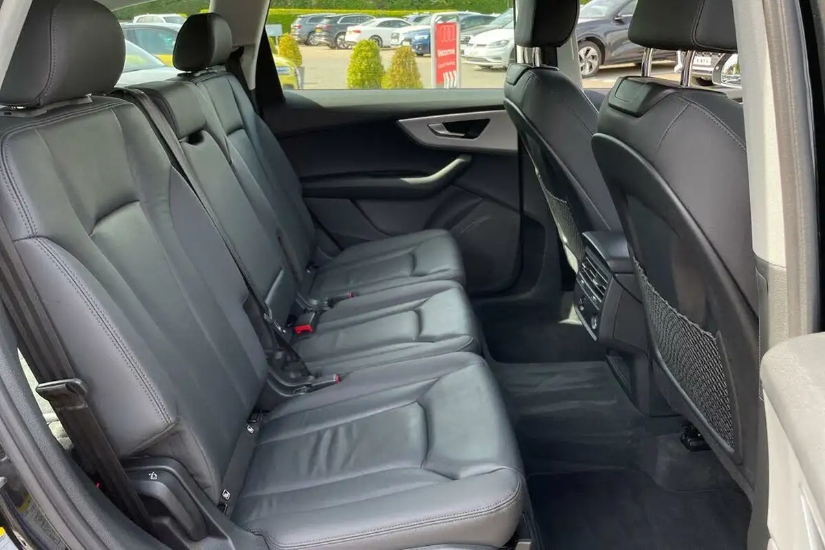 2022-audi-q7-30-55-tfsi-sport-big-38
