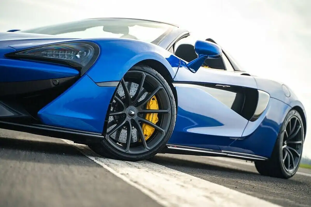 2019-mclaren-570s-38-coupe-big-3
