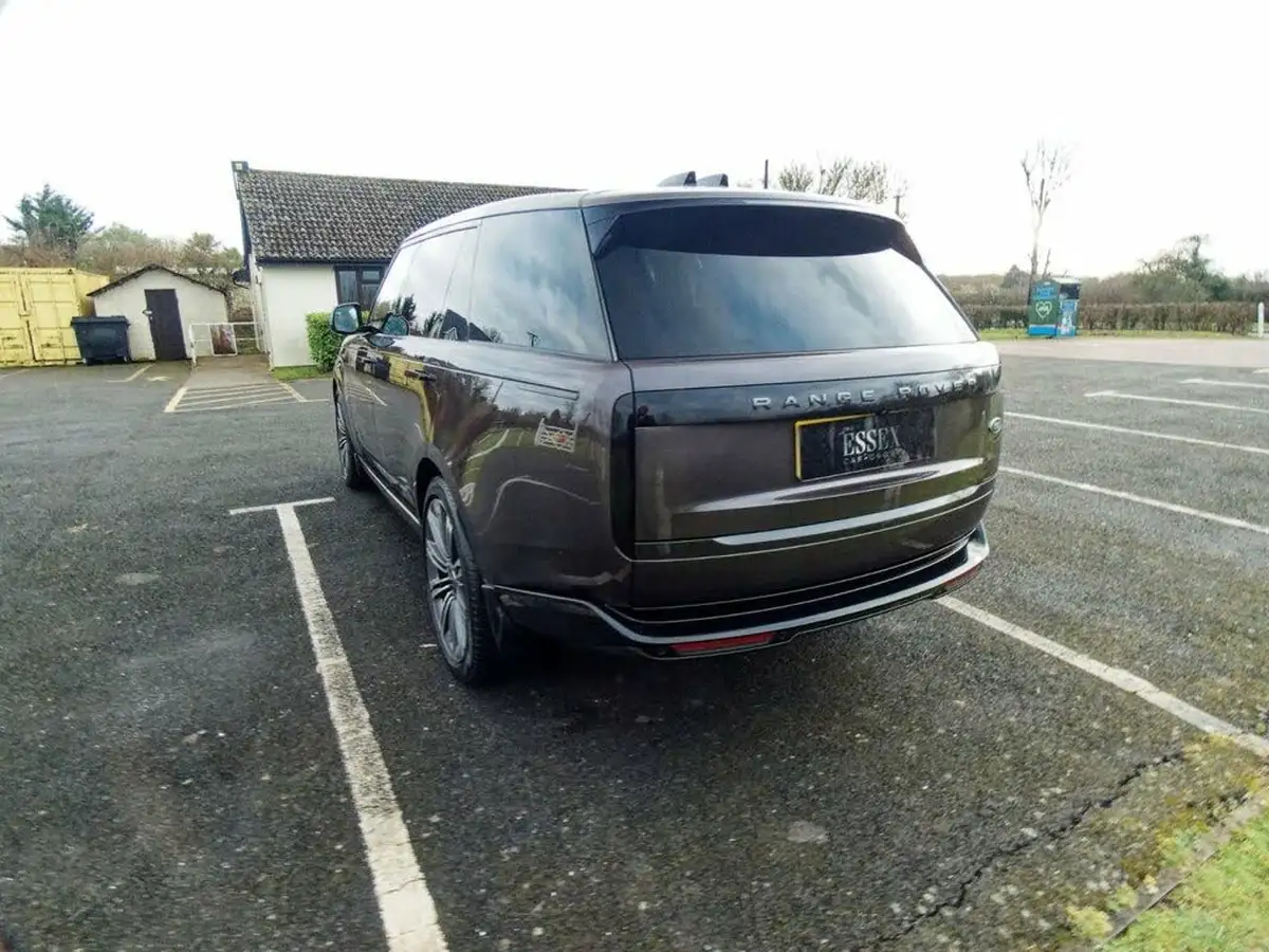 2022-land-rover-range-rover-30-d350-autobiography-big-18