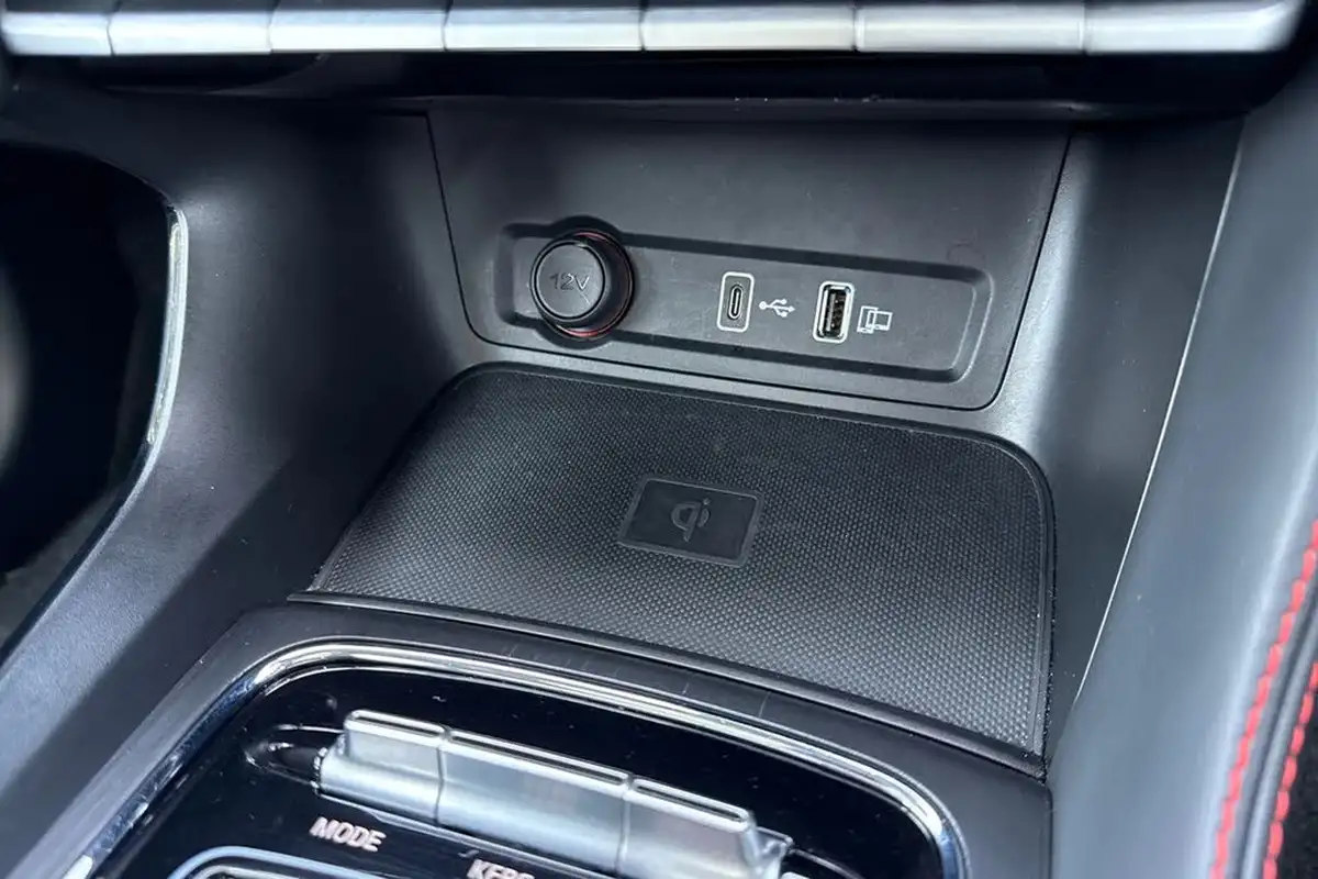 2022-mg-zs-suv-e-trophy-ev-156ps-long-range-big-58
