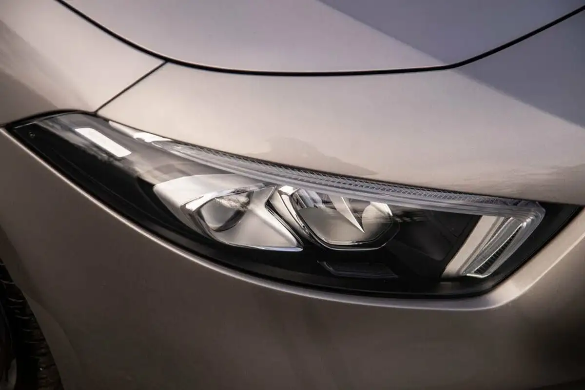 2020-mercedes-benz-a-class-13-a200-amg-line-hatchback-5d-big-35