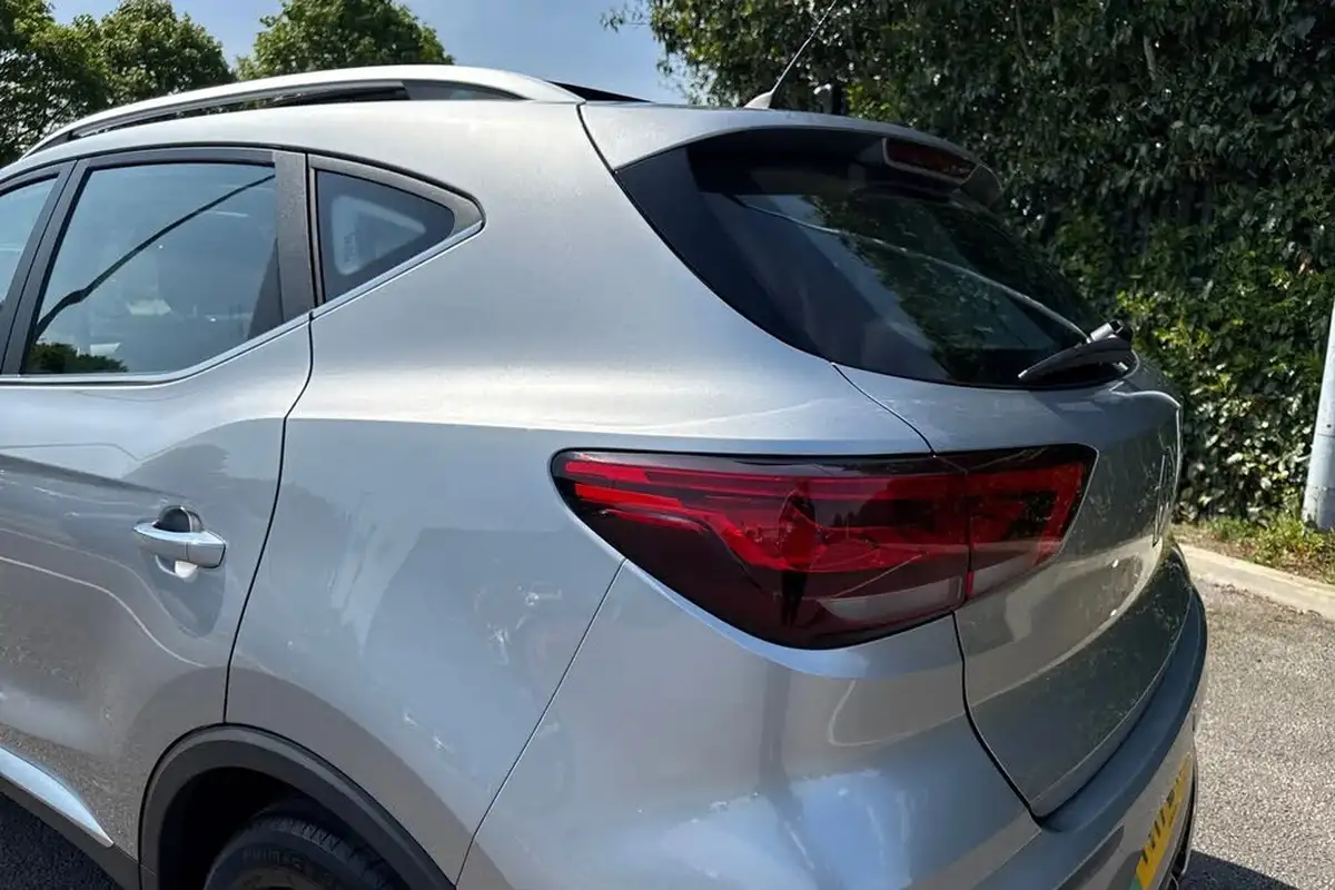 2022-mg-zs-suv-e-trophy-ev-156ps-long-range-big-30