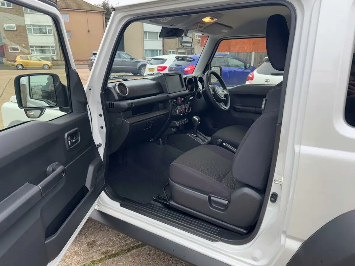 2024-suzuki-jimny-15-sierra-4wd-big-40