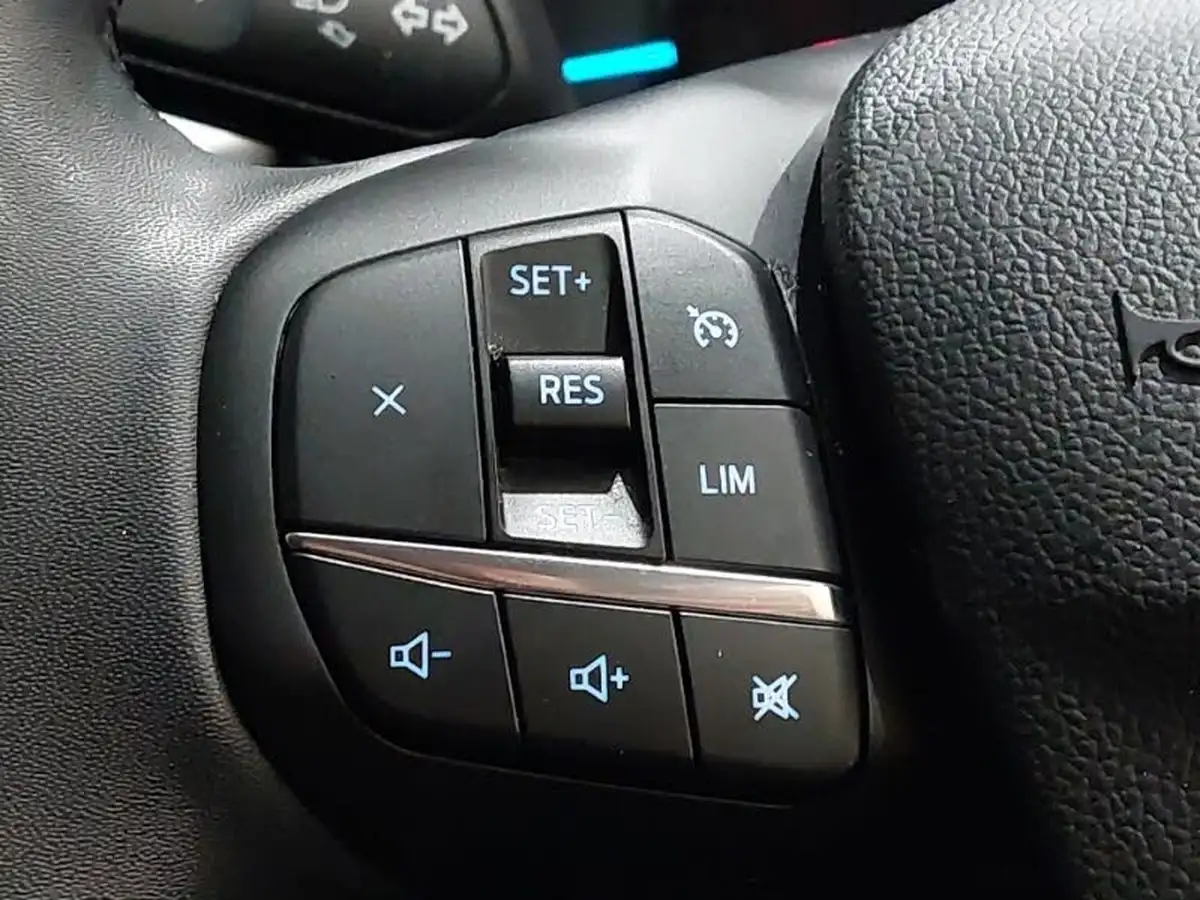 2022-ford-kuga-15t-zetec-big-16