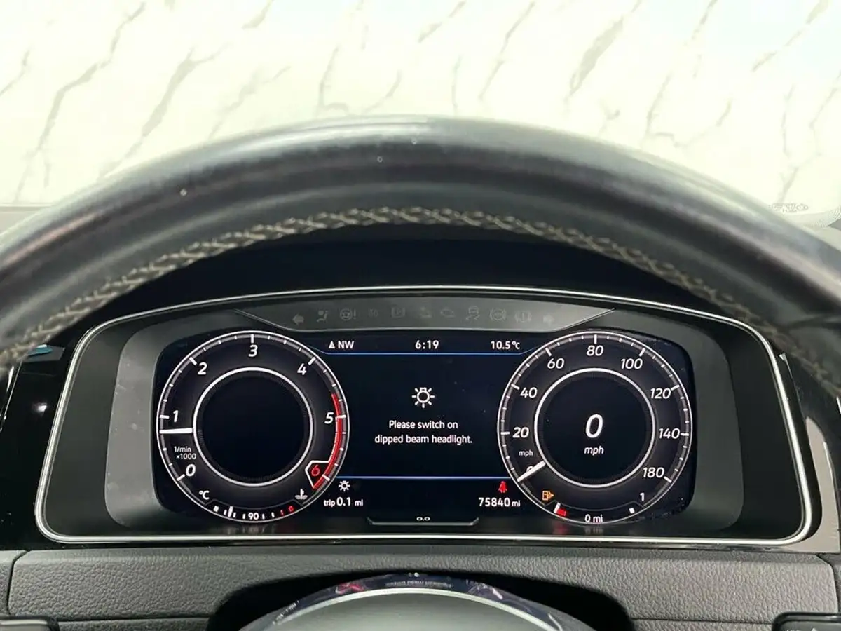 2018-volkswagen-golf-20tdi-gtd-hatchback-5d-big-28