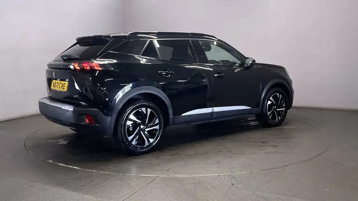 2022-peugeot-2008-suv-e-gt-big-7