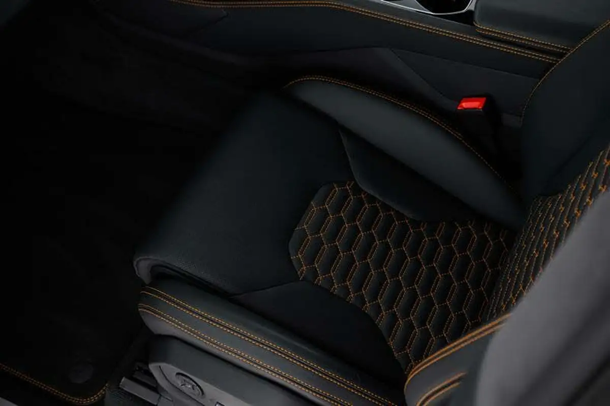 2024-lamborghini-urus-40-no-trim-big-17