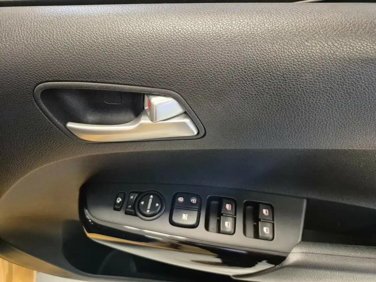 2020-kia-picanto-10-3-auto-seq-big-18