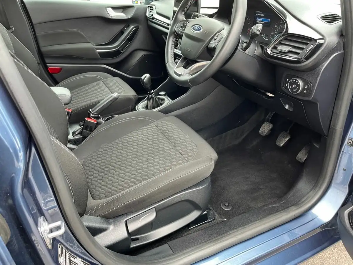 2023-ford-fiesta-10t-titanium-125ps-hybrid-mhev-big-19