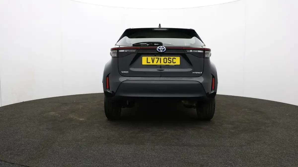 2021-toyota-yaris-cross-15-vvt-i-icon-big-45