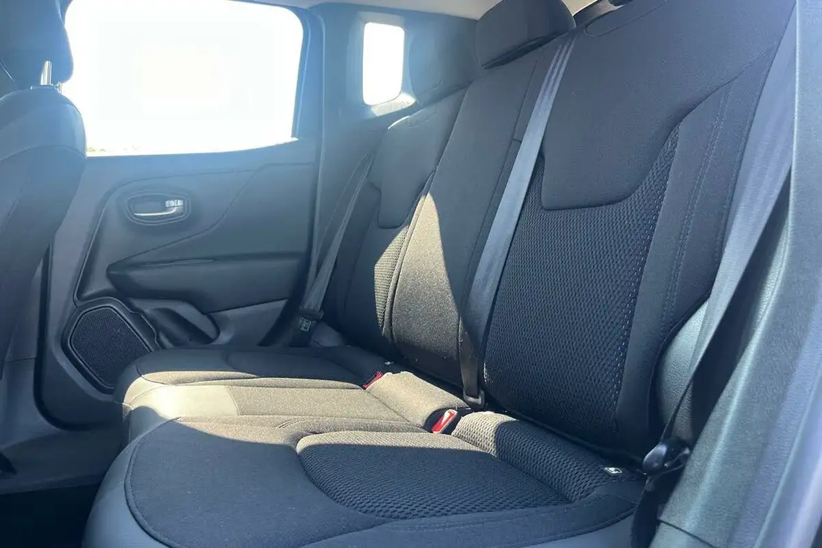 2022-jeep-renegade-10-gse-night-eagle-big-18